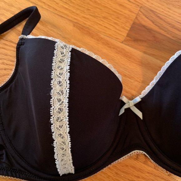 Women’s Underwire Bra in size 34D Black w/Lace by b.tempt’d - Picture 6 of 9